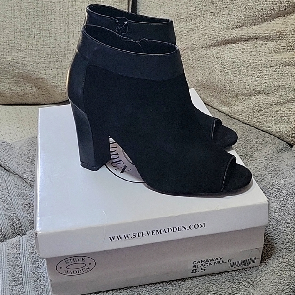 Steve Madden peep toe booties